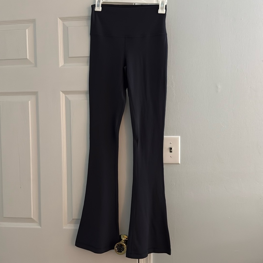 lululemon Align High-Rise Mini-Flare Pant Regular

Graphite Grey